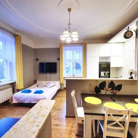 Barona Przy Termach Cieplickich Lägenhet *